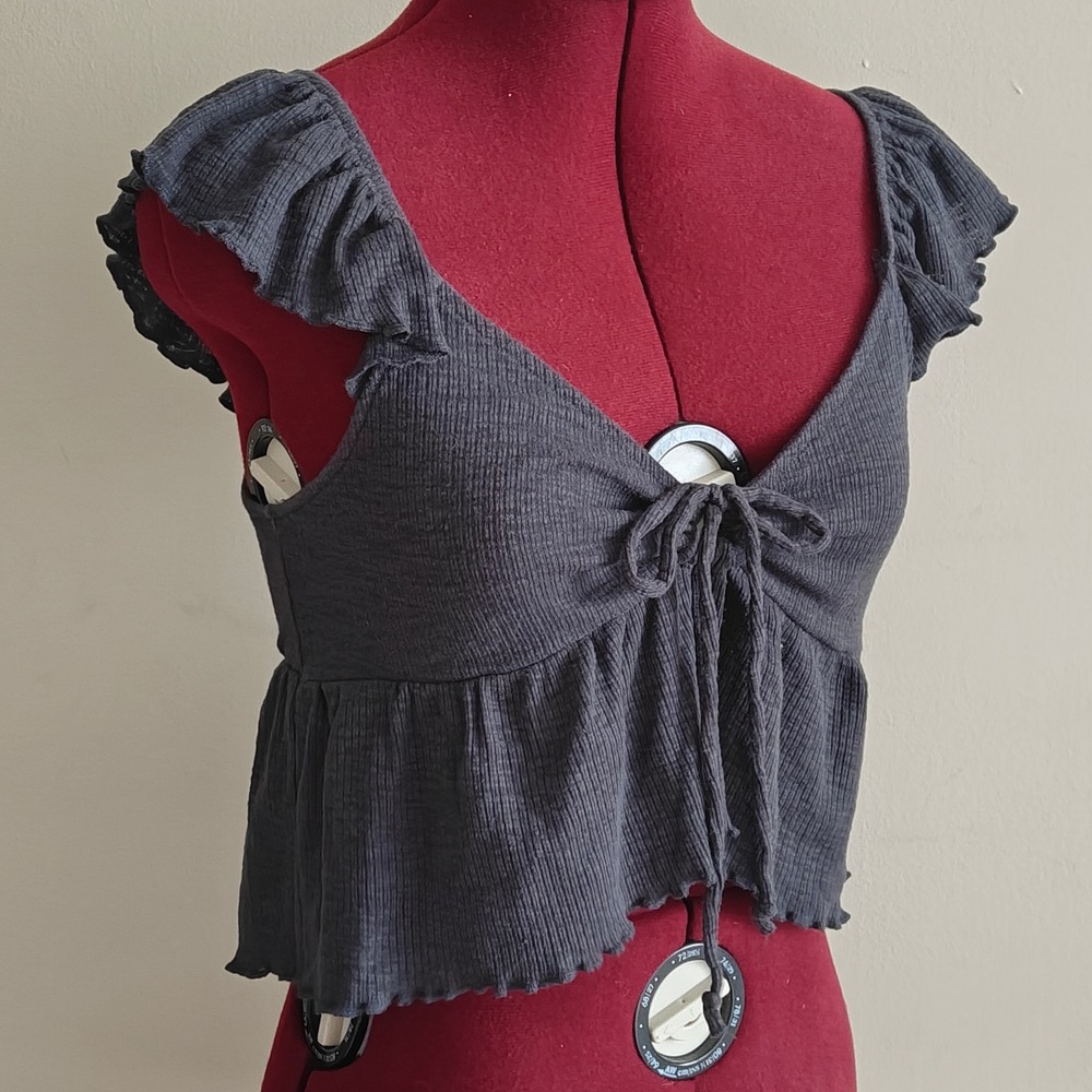 American Eagle Black Ribbed Ruffle Cap Sleeve Tie Front Babydoll Crop Top Small